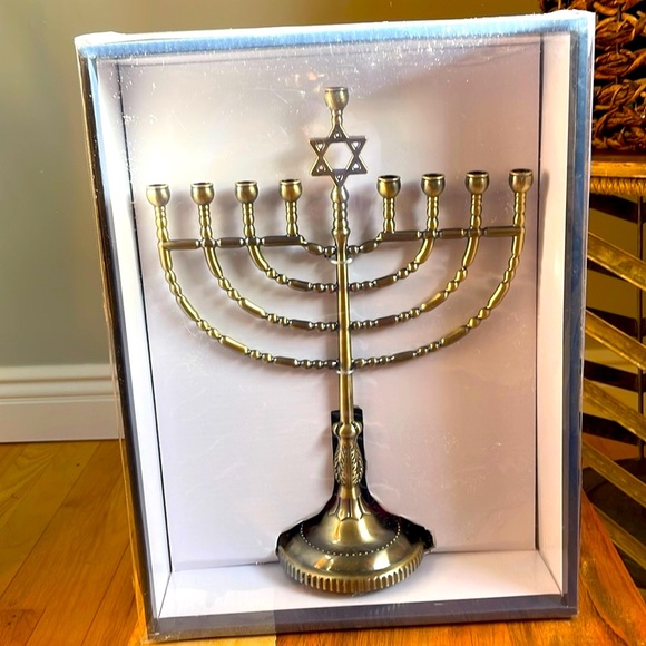 🕎Beautiful Metal Menorah 🕎 in gold tone ✨NEW IN BOX ✨ - Picture 5 of 13